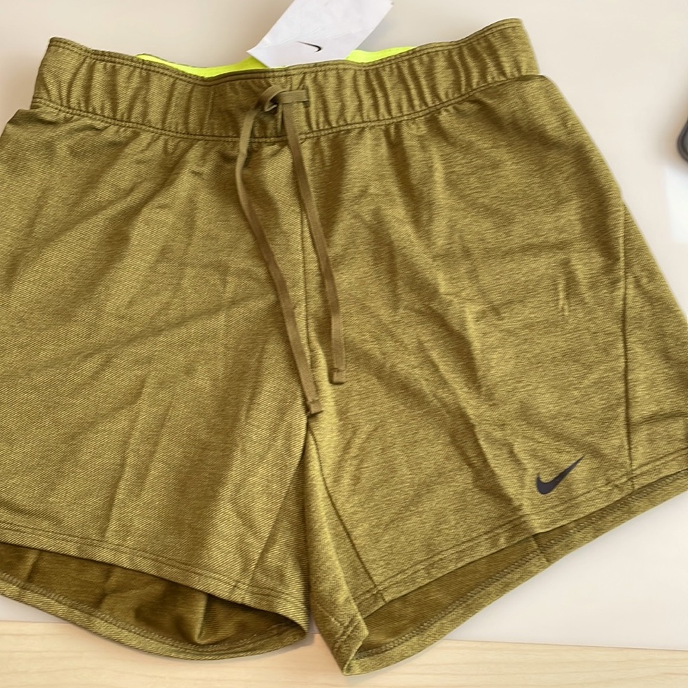 NWT Nike Dri Fit Training Shorts Size XS - Picture 1 of 4